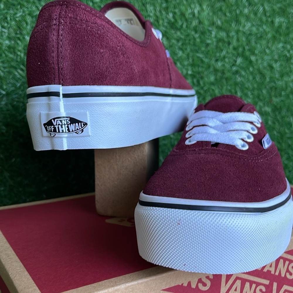 Vans WMNS Authentic Platfor
(Suede) Port Royale/True
VN0ARAVRJNR PlatformS - Picture 9 of 16